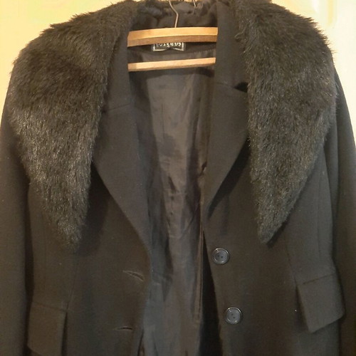 Wool coat with synthetic fur like new, size L, black
