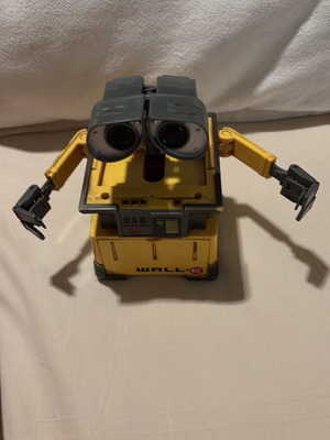 Transforming Wall-E figure used