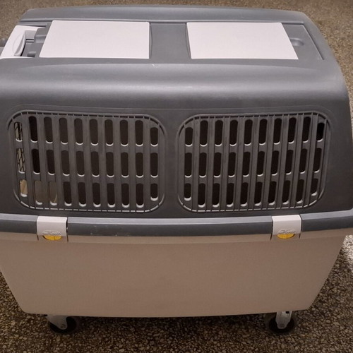 Trixie Gulliver Dog Carrier Crate like new with metal door and storage
