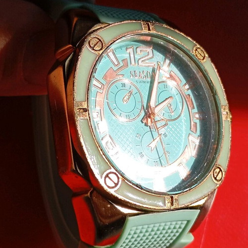 Women's watch used, battery replacement needed