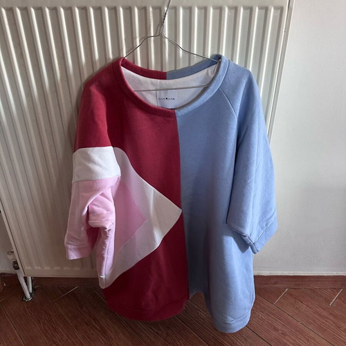 Kostis Vonkas oversized women's sweatshirt like new, multicolor