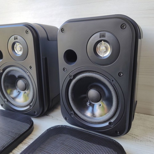 JBL Control One 2-Way Compact Monitor Speakers like new, pair