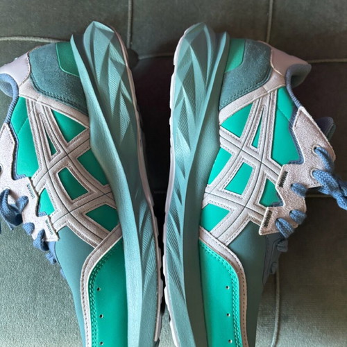 Αθλητικά παπούτσια Asics καινούργια, τιρκουάζ, μέγεθος 43,5