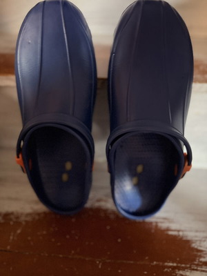 Blueline XBlue surgical clogs size 45 like new, dark blue