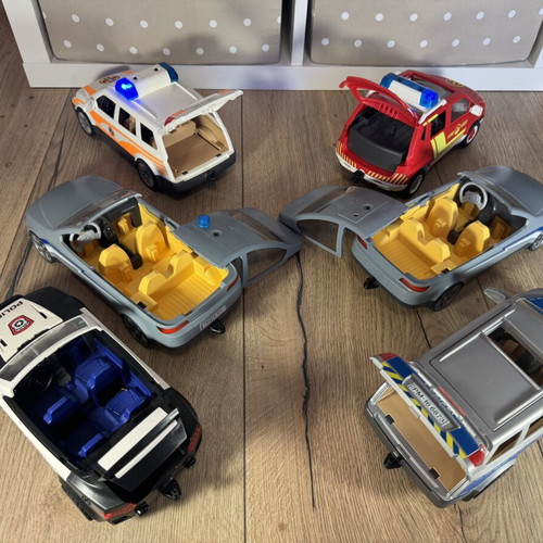 Playmobil Police Bundle used, 6 vehicles, 19 figures, accessories, lights & sound
