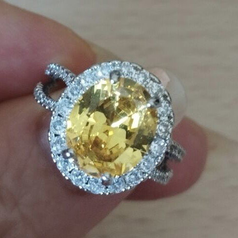 Elegance luxury stone ring, yellow and silver