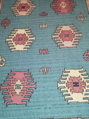 Carpet rug like new