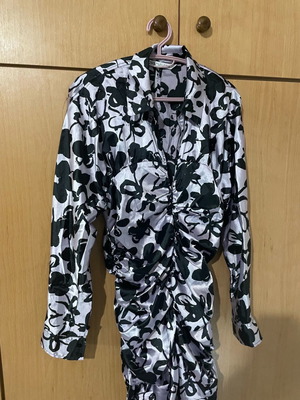 Φόρεμα Zara μεταχειρισμένο με σούρες size L μωβ