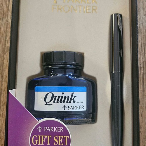 Parker pen with ink new