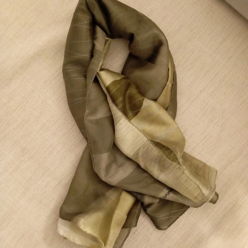 Square scarf like new