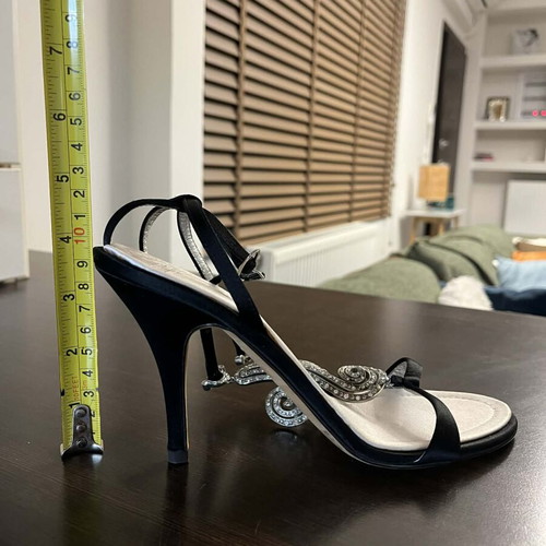 Giuseppe Zanotti black evening sandal size 37 new with silk pouch