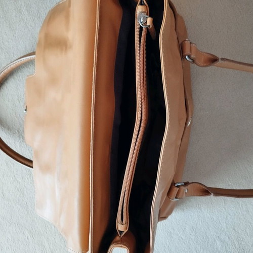 Vintage leather handbag used, soft tan color