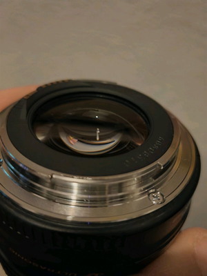 Canon EF 85mm f 1.8 lens like new