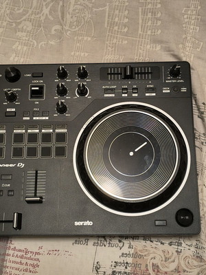 Pioneer DDJ REV1 DJ controller