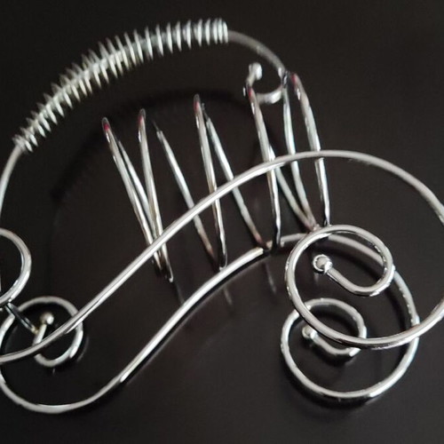 Wine serving holder like new