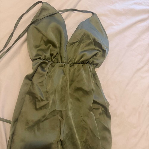 Jumpsuit khaki satin, like new, versatile with tie