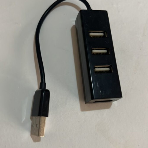USB hub with three ports like new