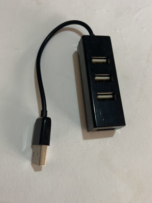 USB hub with three ports like new