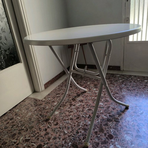 Round folding table like new, metal frame, 80cm diameter