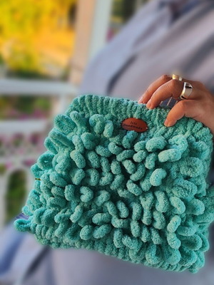 Puffy bag hand bag new, medium size, green