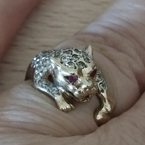 14k Yellow Gold Tiger Head Ring with Zircon Stones, Like New