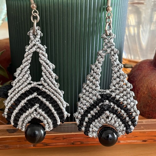 Handmade macrame earrings new, black and silver