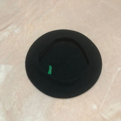 Benetton wool beret French style like new black