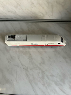Marklin digital ICE HO train engine and one car used, for repair or parts