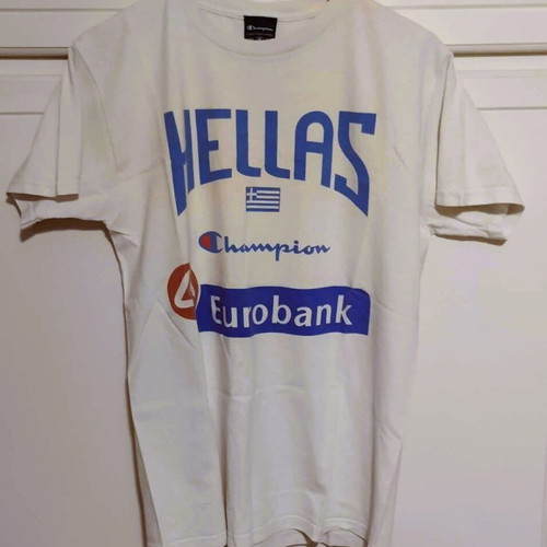 Collectible t-shirt with signed players Greece national team Silver medalist 2006 like new