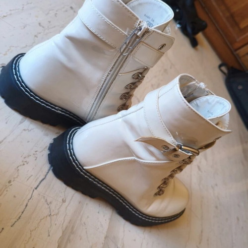 White ankle boots used, size 39, patent leather with zipper repair