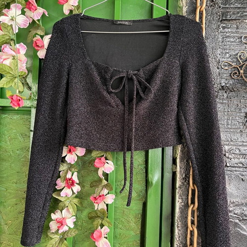 Black long sleeve top with chest tie like new, size L