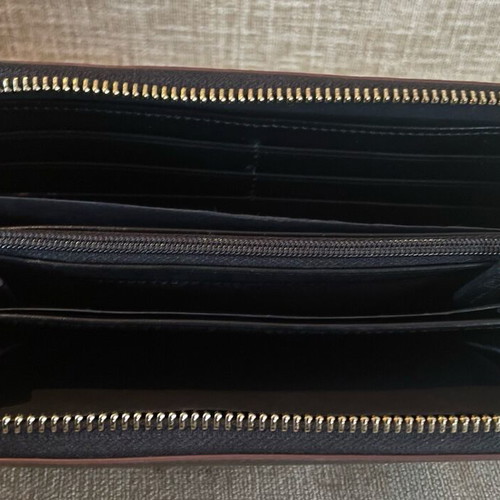 Alviero Martini 1a Classe large leather women's wallet black like new