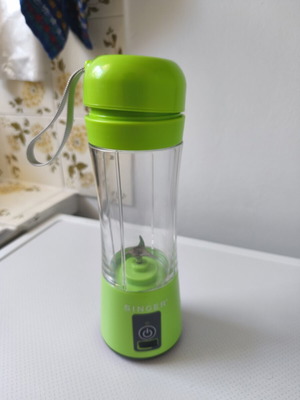 Blender smoothies Singer rechargeable like new