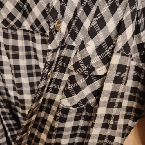 Pull & Bear women's checked shirt like new, size L, black multicolor