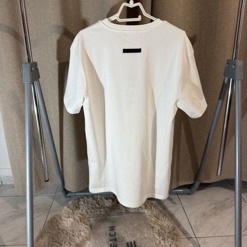 Essentials T-shirt new, size Large, white