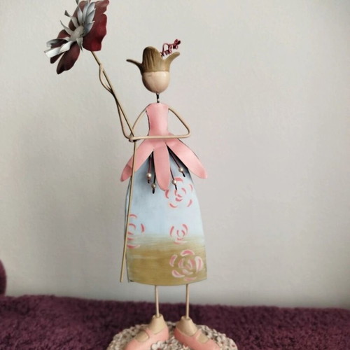 Metal decorative figurine like new with painted details