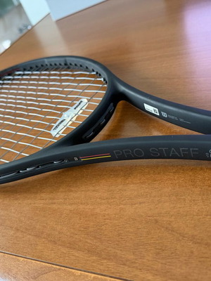 Wilson Pro Staff 97 v13 315 g като нов с калъф и амортисьор