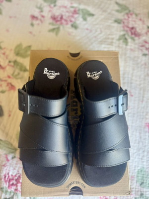 Dr. Martens slippers new, size 38, black
