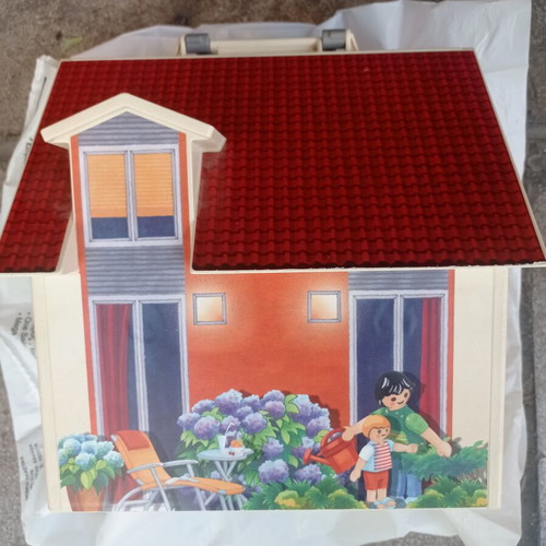 Playmobil house suitcase with figures