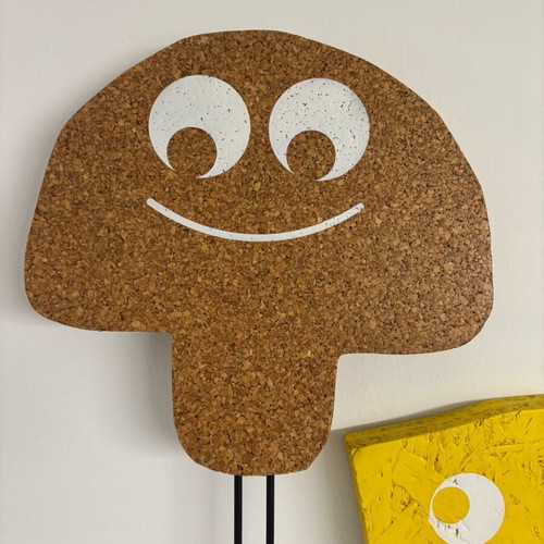 Decorative figures for kids' room new, cork mushroom and yellow wooden bird