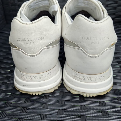 Louis Vuitton sneakers used size 43.5 white authentic