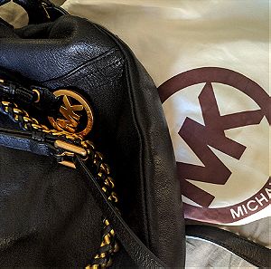 Μαύρη τσάντα με χρυσές λεπτομέρειες Michael kors αυθεντική