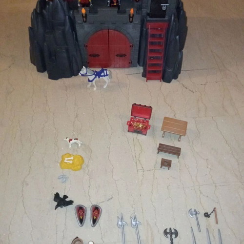 Playmobil Rock Castle 3269 Red Dragon Fortress like new