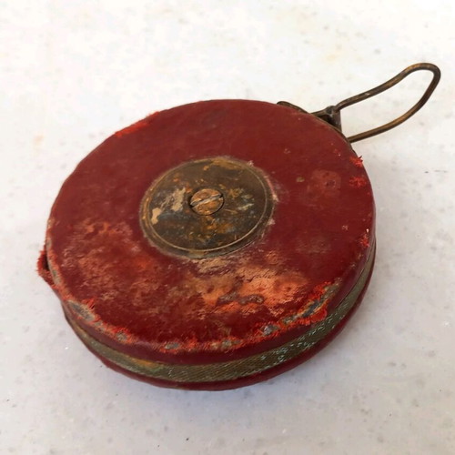 Measuring tape used 15 meters in leather case Record