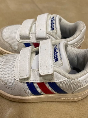 Adidas αθλητικά παπούτσια για αγοράκι μέγεθος 23 μεταχειρισμένα