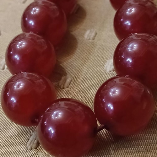 Worry beads used, cherry bakelite mastic 1960, 25 beads