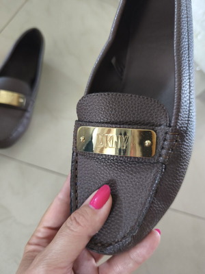 DKNY brown leather shoes size 39