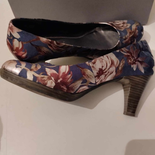 Marco Tozzi floral blue pumps used, size 41