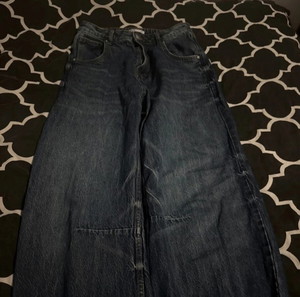 Wide leg woman's jean
