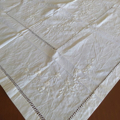 Square handmade tablecloth 90x92 new
